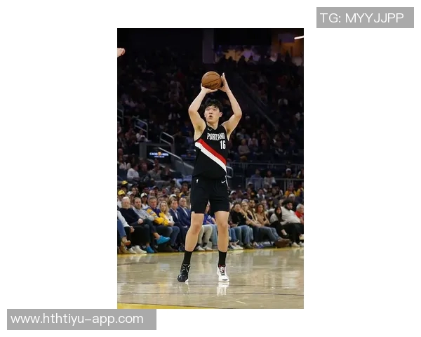 开拓者半场领先勇士16分杨瀚森表现平平库里贡献11分3篮板3助攻