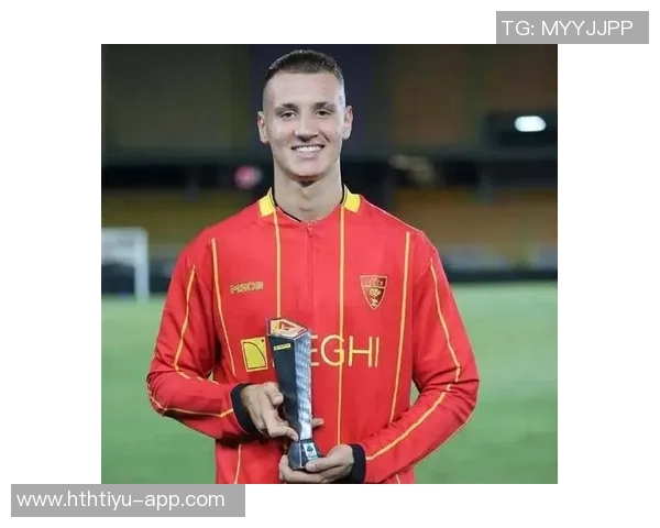 莱切总监科尔维诺盛赞卡马达天赋超群能力卓越年龄无阻