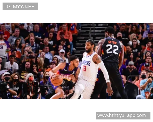 快船与国王激战正酣半场比分紧咬小卡与科林斯表现抢眼